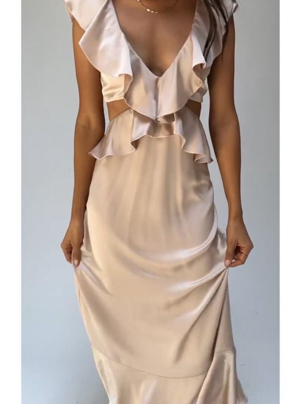 Show Me Your Mumu Zoey Midi Dress in Champagne Luxe Satin
XL NWT